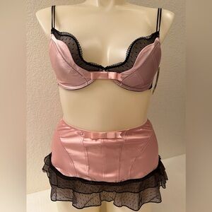NWT SET Jezebel Bra 38C Flirt Skirt XL Black Lace and Pink Satin Doll Collection